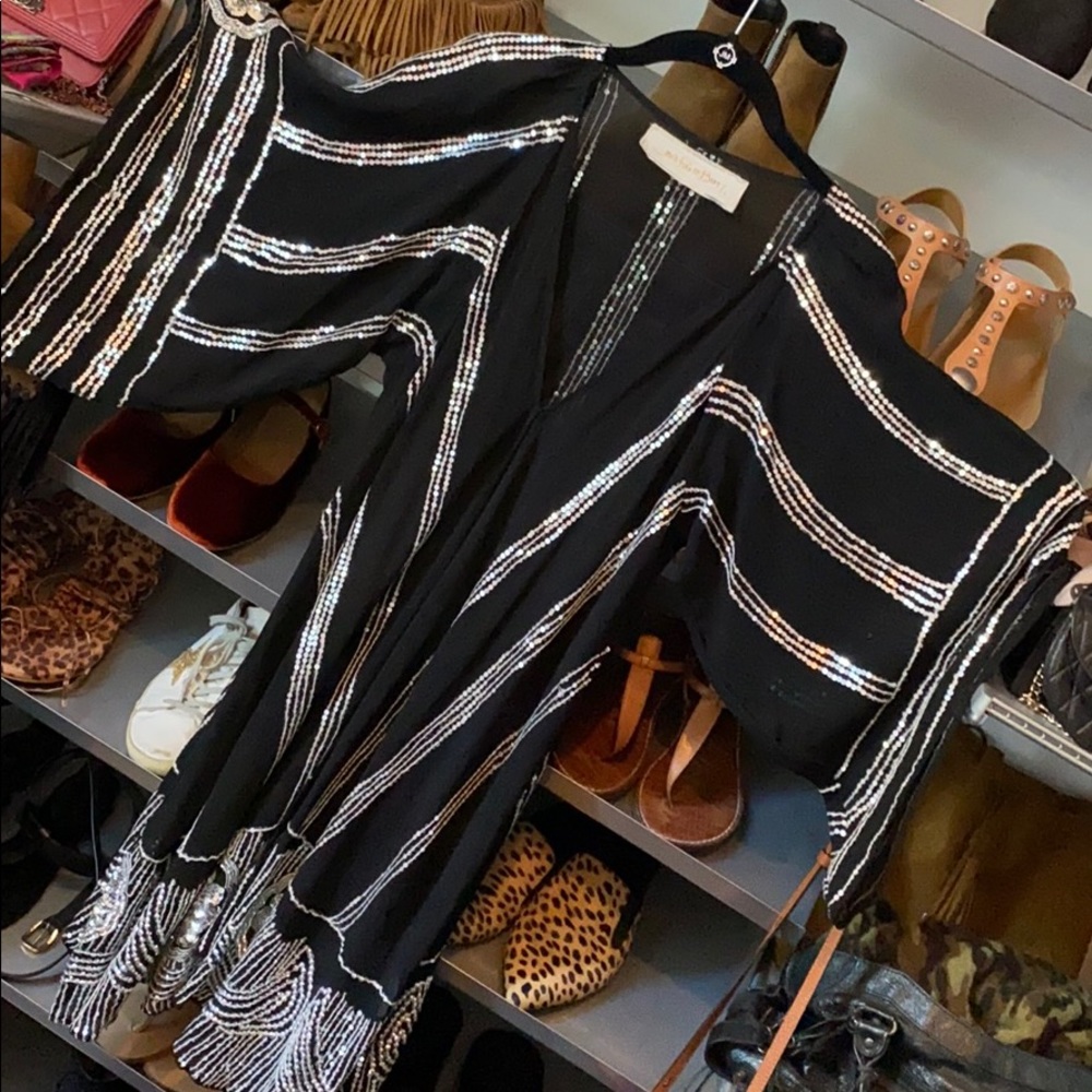 Jens pirate booty black sequin kimono